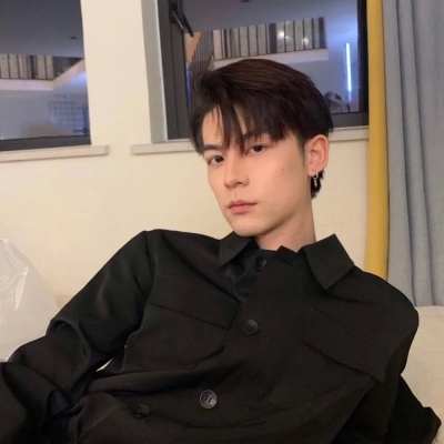 气质绝尘的干净qq头像男生酷毙图片