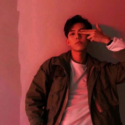 一眼就沦陷的男友力爆棚的头发凌乱的男生头像