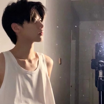 一眼就沦陷的男友力爆棚的头发凌乱的男生头像图片