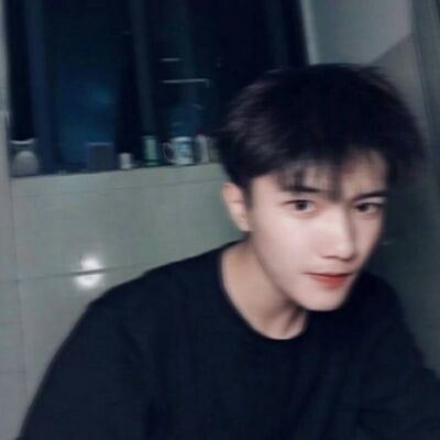 一眼就沦陷的男友力爆棚的头发凌乱的男生头像图片