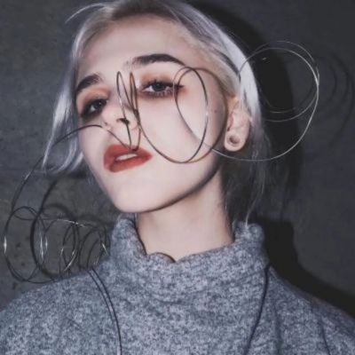 qq头像超伤感流泪女生图片