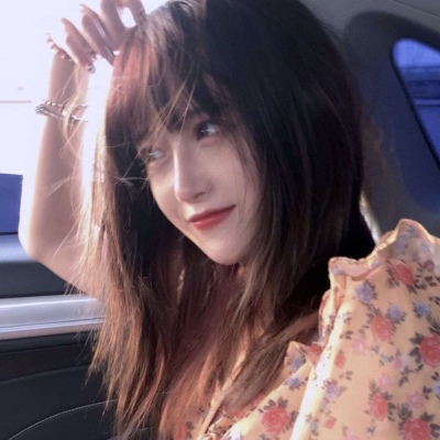qq头像好看动漫女生