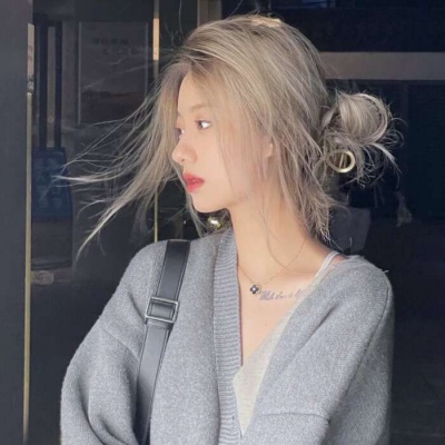 qq头像好看动漫女生