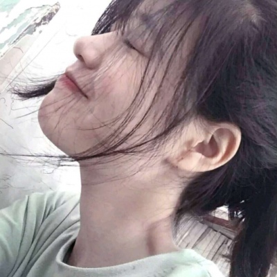 个性网女生头像拿手机