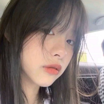 个性网女生头像拿手机