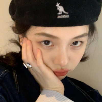 个性网女生头像拿手机