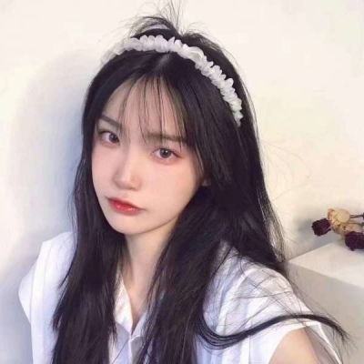 女生嘟嘟嘴超可爱头像