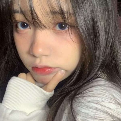 女生嘟嘟嘴超可爱头像