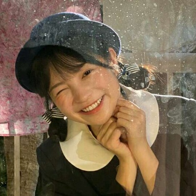 女生嘟嘟嘴超可爱头像