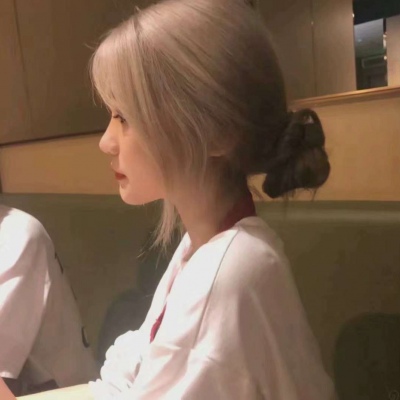 00后的qq头像女生