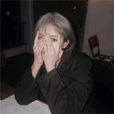 qq女生闺密头像黑白图片