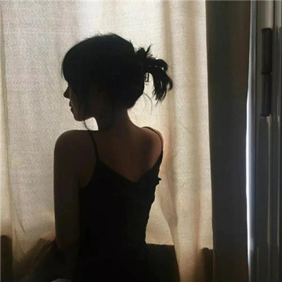 qq女生闺密头像黑白图片