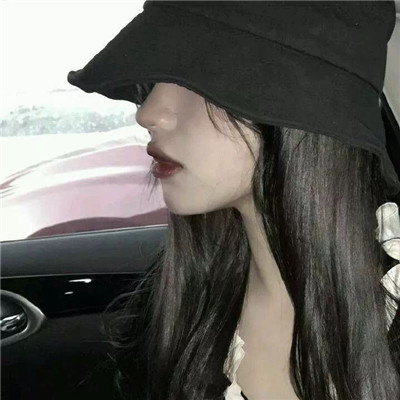 qq女生闺密头像黑白图片