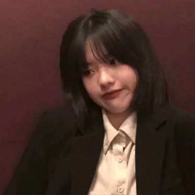 小清新背带裤女生头像