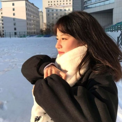 小清新背带裤女生头像