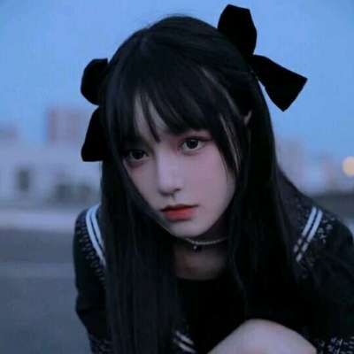 个性手绘女生头像彩色图片