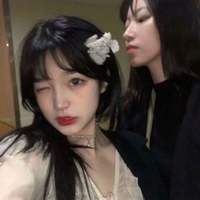 qq牛仔背带裤女生头像