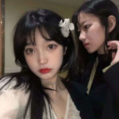 qq牛仔背带裤女生头像