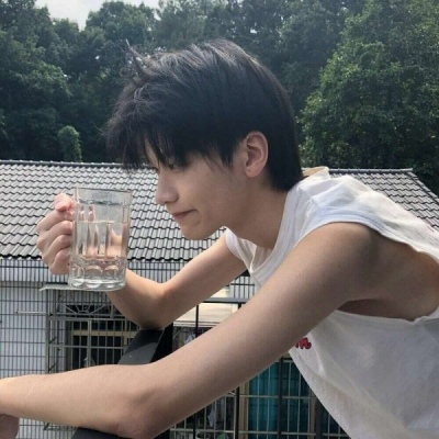 ins风超拽帅气王者五排男生头像图片