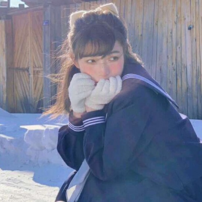 qq好看的女生头像背影图片