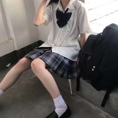 qq好看的女生头像背影图片