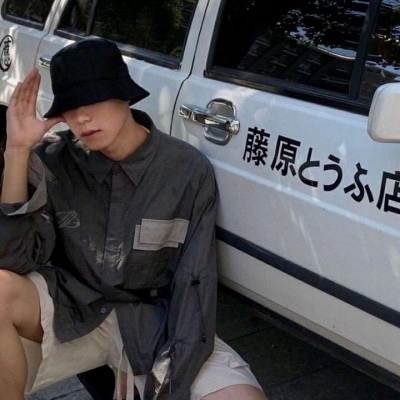2021男生成熟头像意境唯美图片