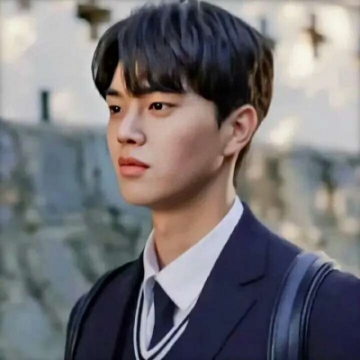 2021男生背影灰色头像图片