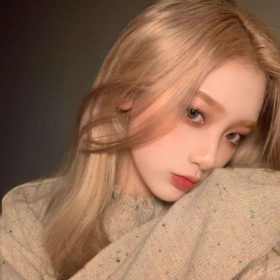戴复古圆眼镜女生头像