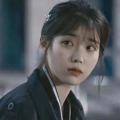 qq头像女生有带字头像