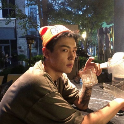 优质戴口罩帽子男生qq头像图片