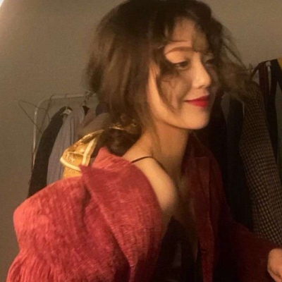 唯美卡通短发女生头像