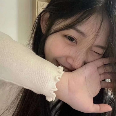 唯美卡通短发女生头像