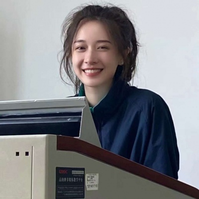 唯美卡通短发女生头像