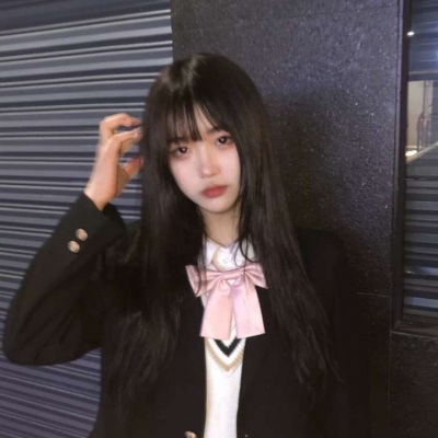 黑白动漫女生头像高清