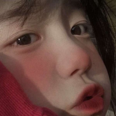 高冷女生卡通背面头像