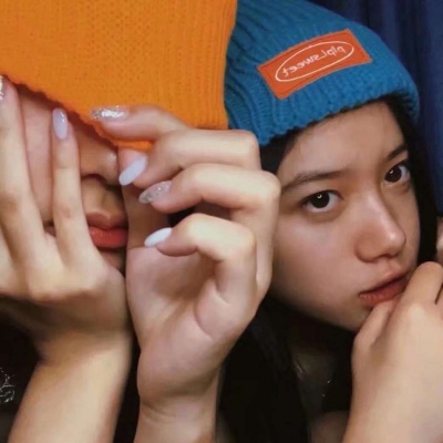 动漫女生头像闺蜜黑白图片