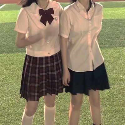 动漫女生头像闺蜜黑白图片