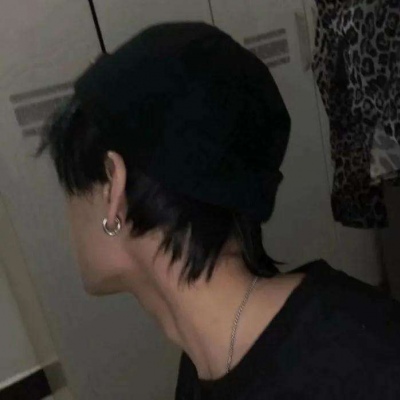 不露脸的超酷成熟无聊动漫头像男生冷酷图片