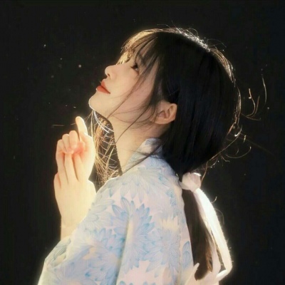 带帽子的qq女生头像