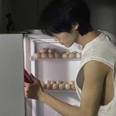 让人感到孤独的霸气不烂大街的男生动漫头像图片