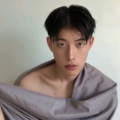 2021让人忍不住夸好看的霸气男生微信头像图片