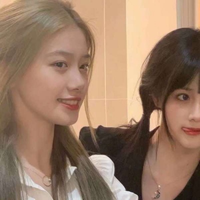 韩版短发女生头像高冷图片