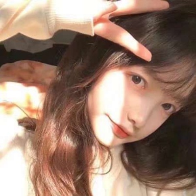 短发女生背影头像唯美图片