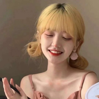短发女生背影头像唯美图片