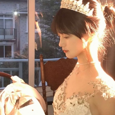 女生霸道带字头像超拽