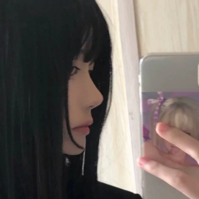 女生霸道带字头像超拽