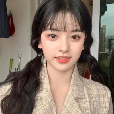 黑白头像情侣 女生带字图片