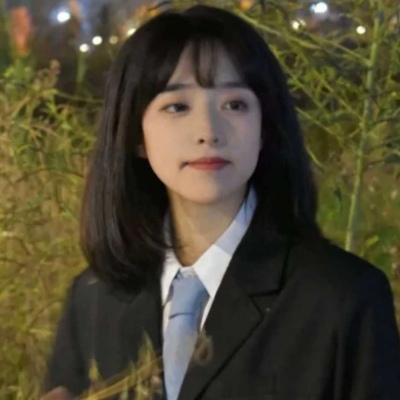 黑白头像情侣 女生带字图片