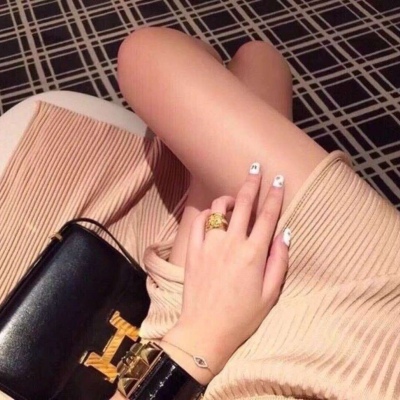 拽一点的qq头像女生图片