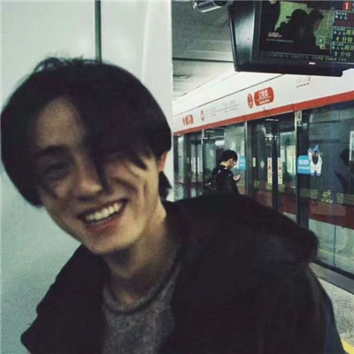 2021很有逼格的白毛男生头像动漫图片